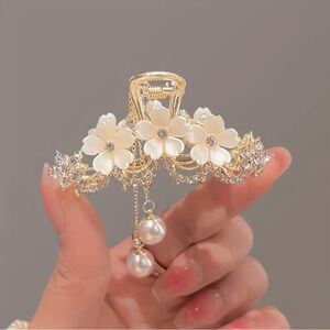 Gold and White Floral Hair Accessory with Pearls